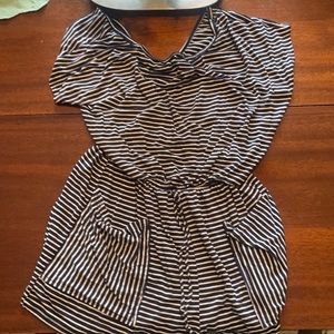 Lila Clothing Romper. Women’s Small.